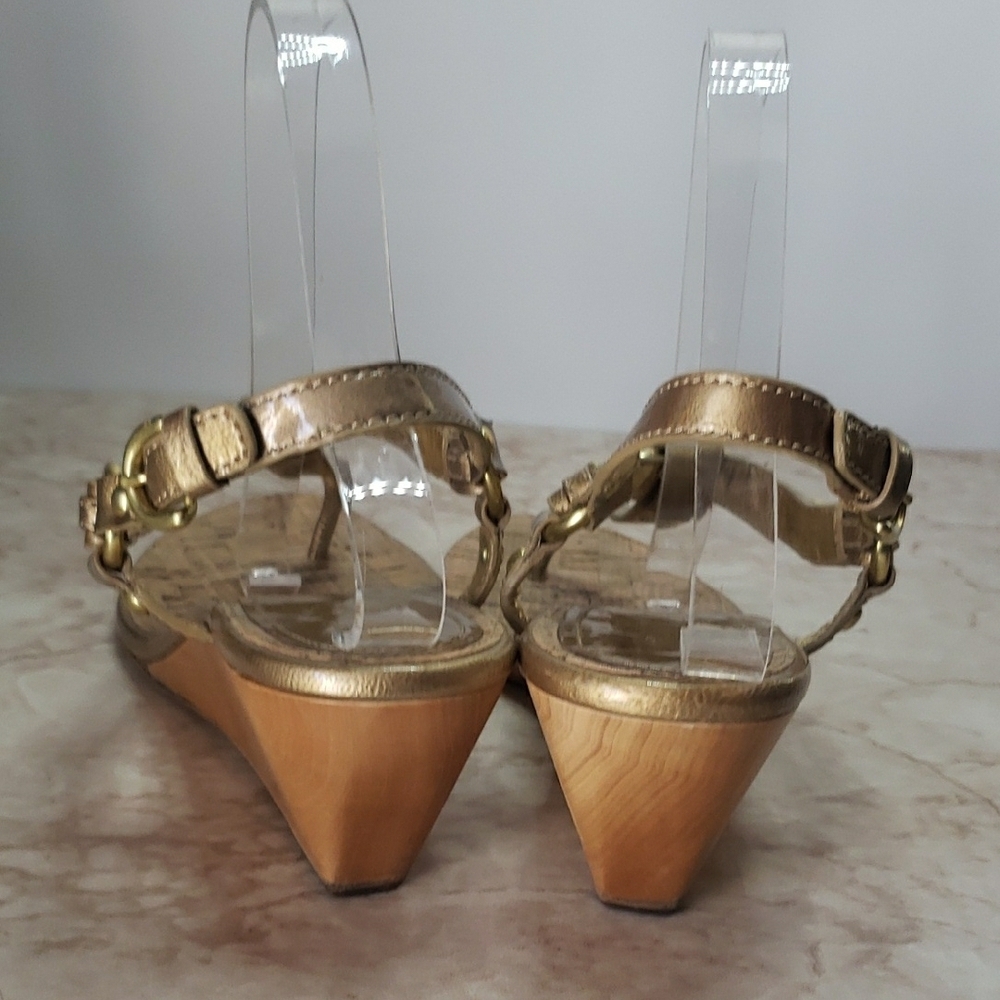 Coach Gold T-Strap Wedge Sandals with Chain Detail Size 10 - Picture 4 of 7